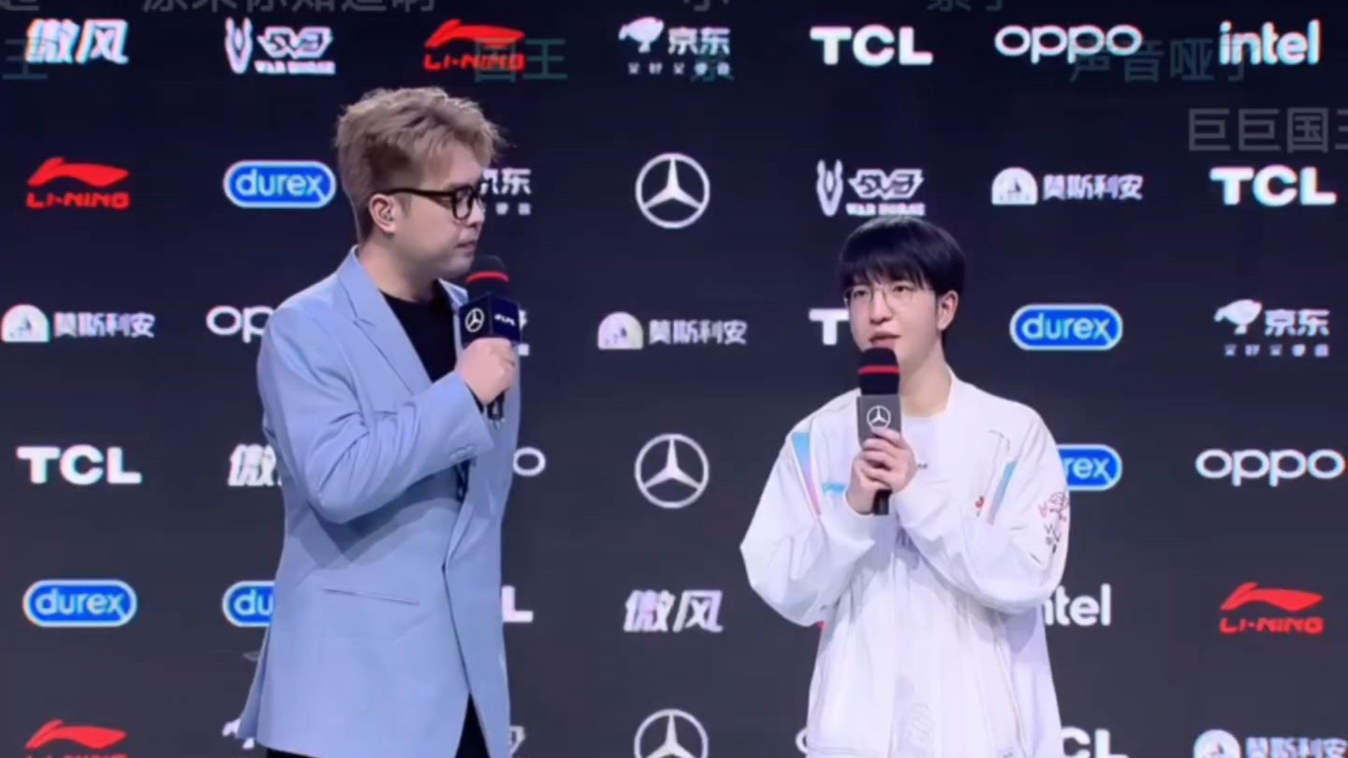 开云体育APP下载-C9险胜HLE，Deft开启传奇时刻四强赛2:1