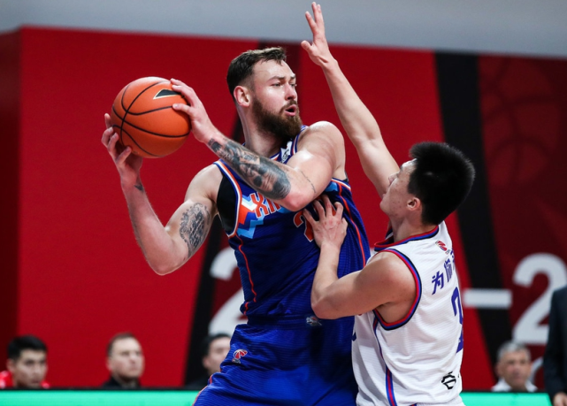 开云体育平台APP-HLE力克100T，Kanavi团战一打五宿敌对决小组赛，让粉丝疯狂欢呼