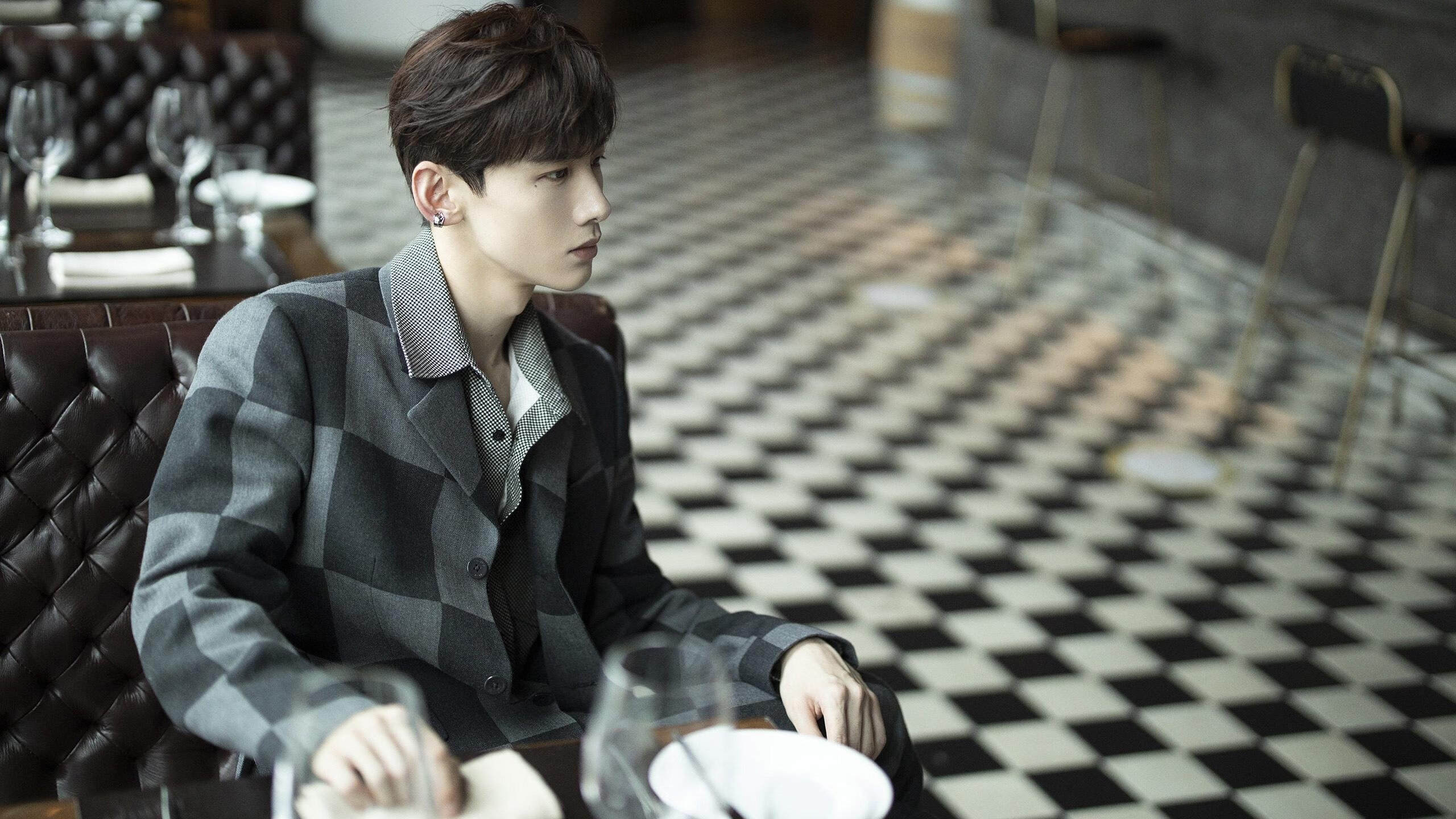 镰刀与皇冠，恩比德在奥运周期关键夜的30分屠杀与身份正名