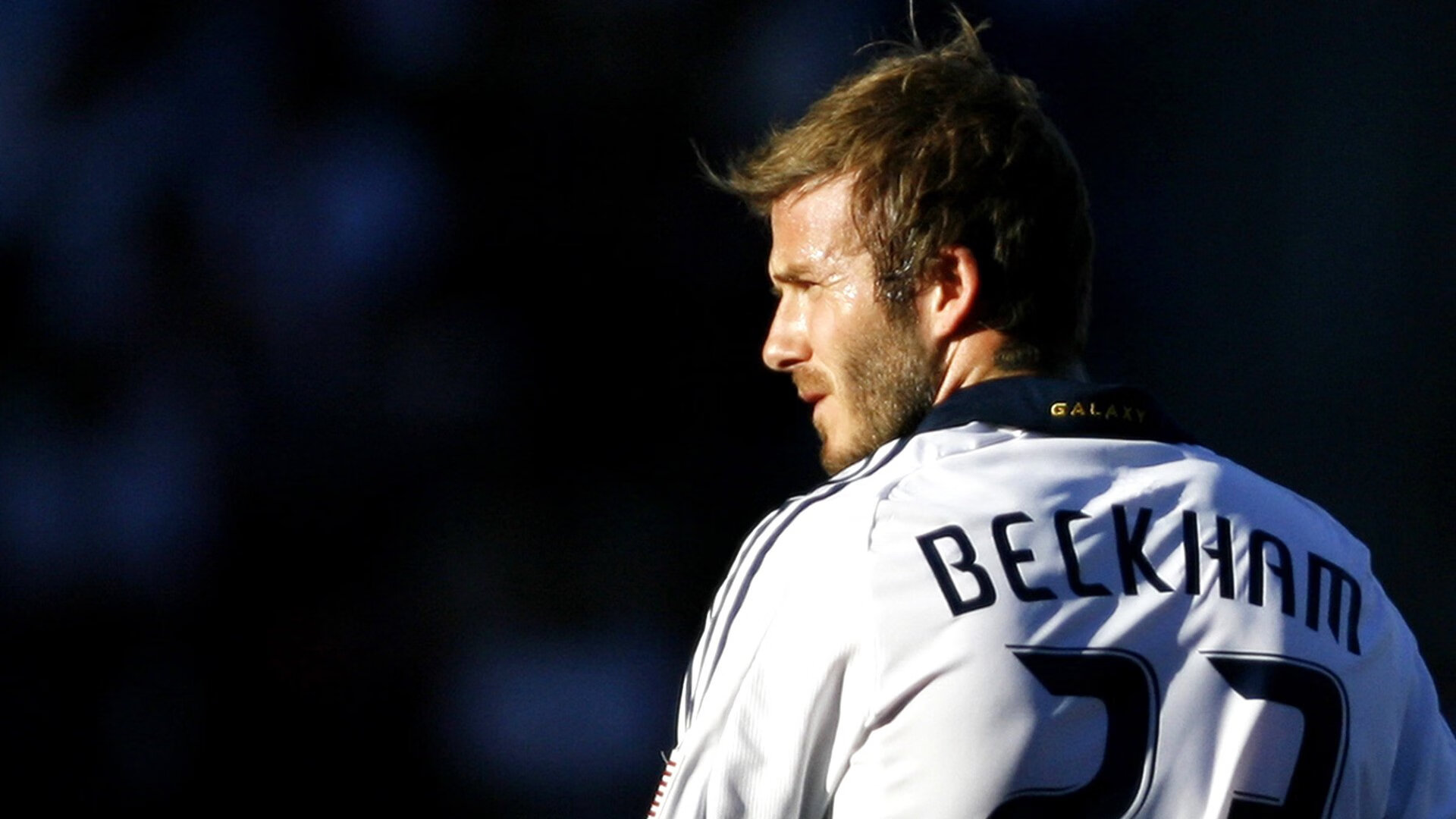 开云-防线崩塌之夜！法比尼奥魔幻舞步撕碎日本，巴拉圭战术完胜背后的攻防启示