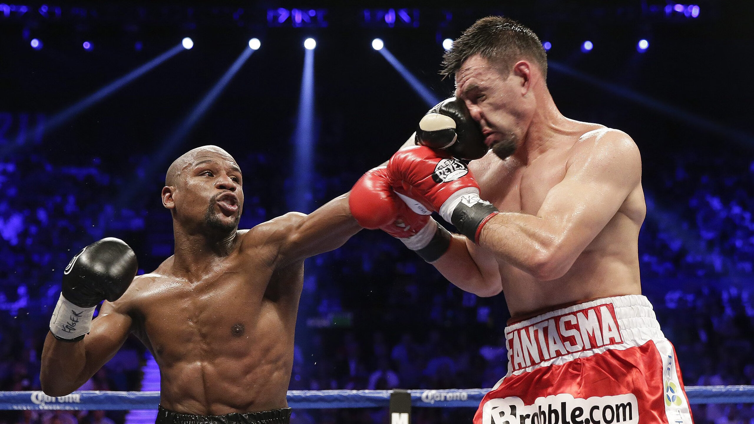 绿茵利刃！本泽马关键战定乾坤，乌拉圭险胜希腊，生死时刻方显英雄本色