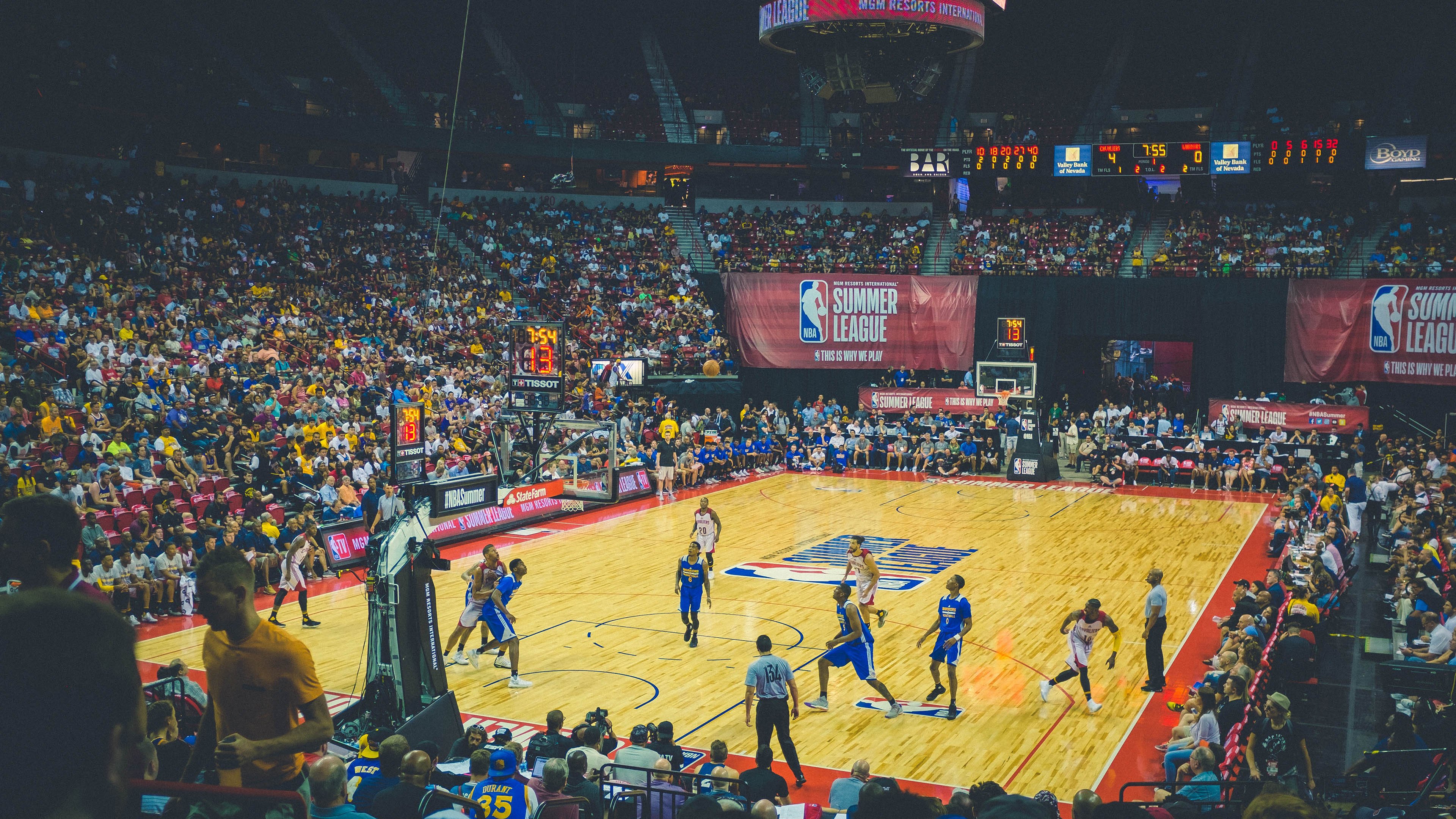 开云APP-北欧铁闸VS非洲雄鹰，巴斯托尼统治禁区，瑞典单节暴走击溃马里！