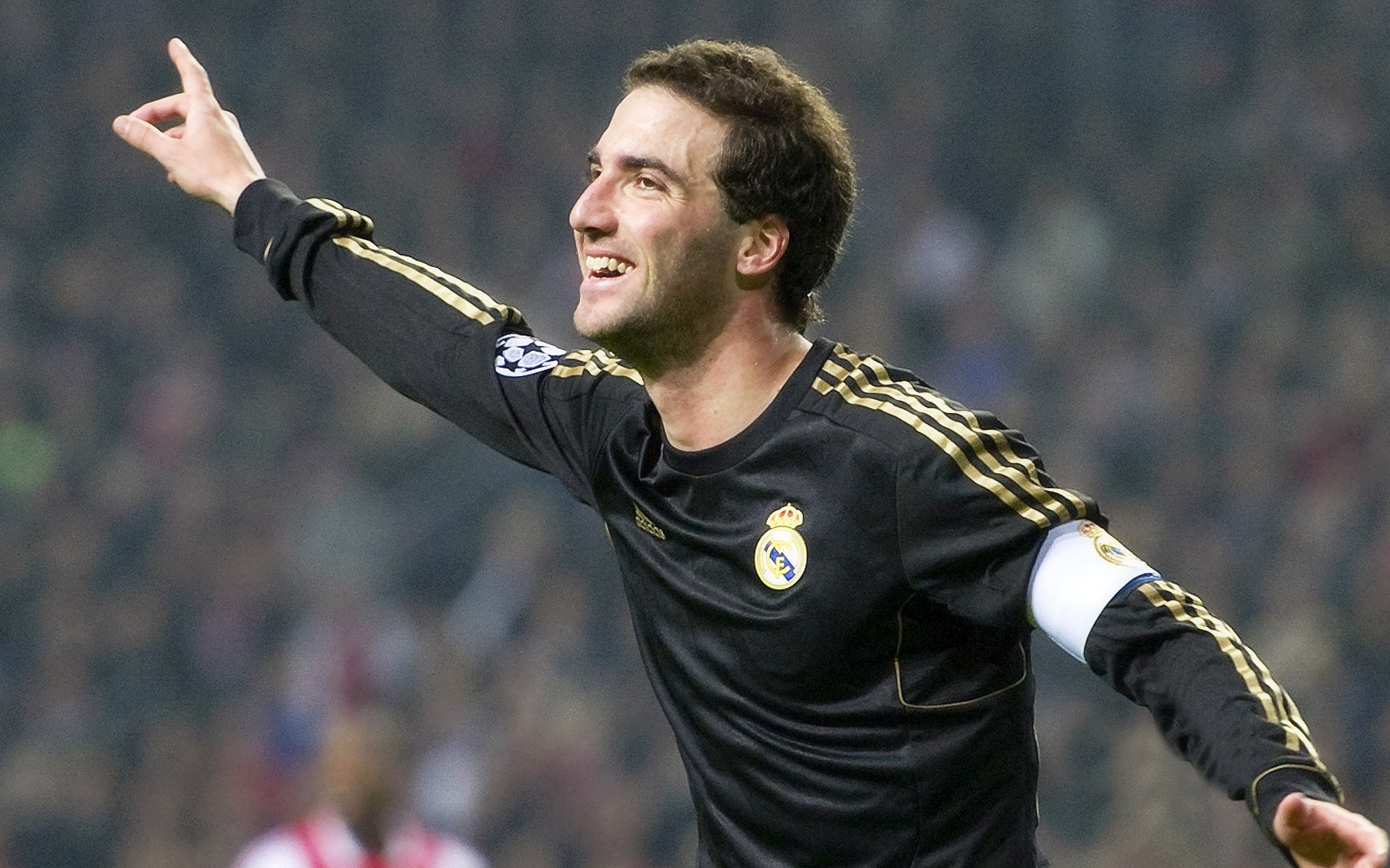 开云体育APP下载-墨西哥掀翻桑巴巨人,巴尔韦德意甲独舞引爆足坛双响炮